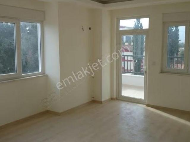 Emin Evime Uygun Yeniköy İlkokulunun Karşısında Satılık 2+1daire