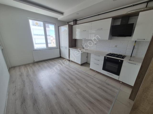 Emin Emlak Kiralıyor. Gevher Hatun Mahallesi 3+1 Hastane Karşısı Daire