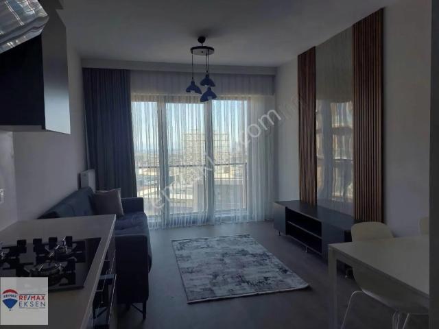 Emine Göktürk,den Suryapı Topkapı'da Eşyalı Kiralık 1+1