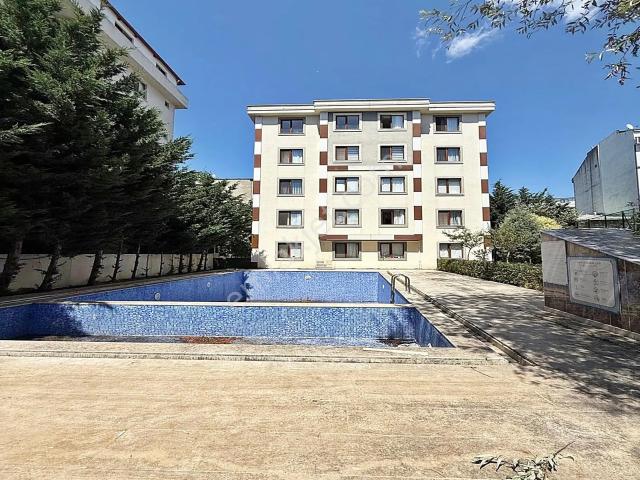 Eminevime, Birevime Uygun Site İçi Havuzlu 2+1 Satılık Daire