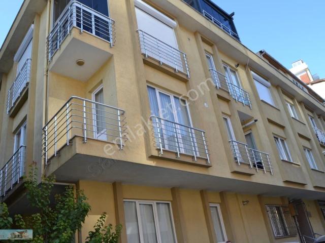 Emiray Dan Bir Haftaya Özel Satılık Ara Katta Bakımlı 2+1 Daire
