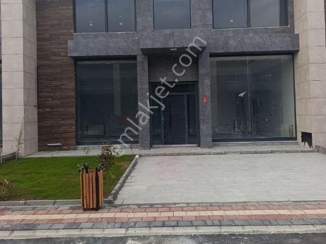 Emlak 72'den Yeni Ticaret Merkezinde Satılık Bahçeli Ofis