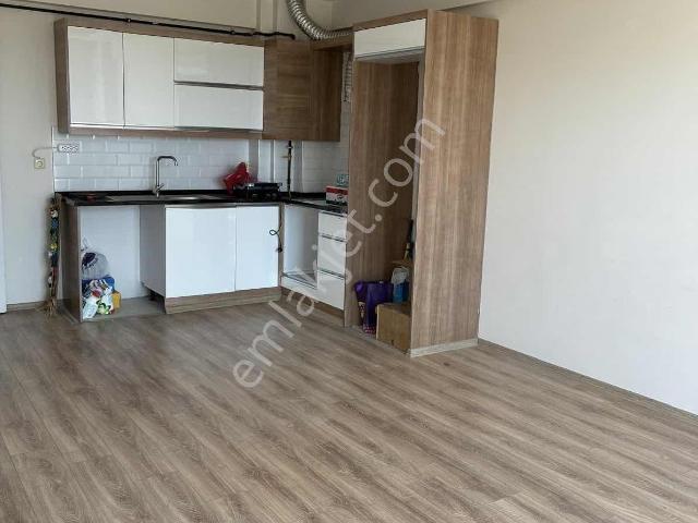 Emlak Center'dan Kiralık Muradiye Mah. 2+1 Açık Mutfak Arakat