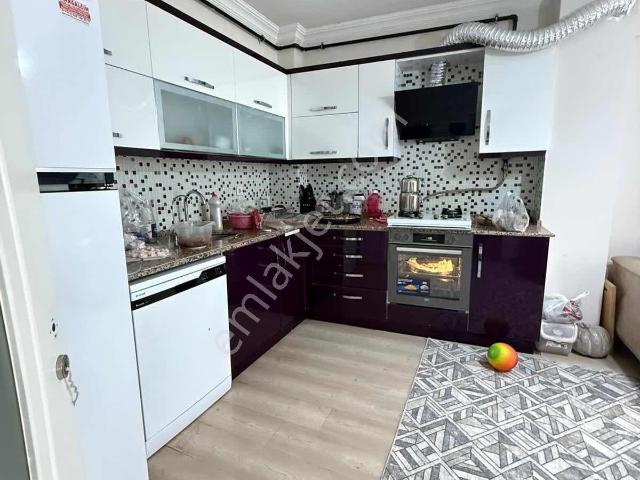 Emlak Center'dan Kiralık Muradiye'de 3+1 Açık Mutfak Daire