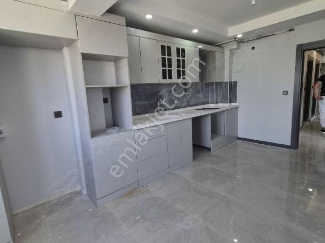 Emlak Centerden Zafertepe Sağlık Ocağı Yanı Arakat 2+1daire