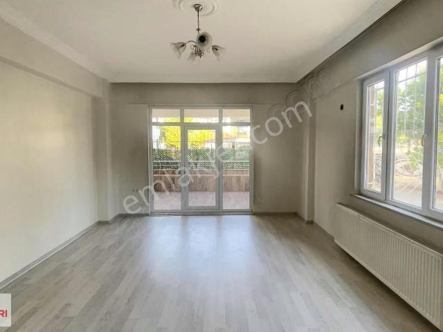Emlak Diyarindan Ertuğrulgazi'de 3+1 Kat Bahçeli Kiralık Daire