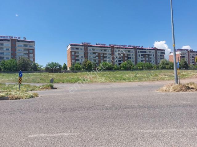 Emlak Dünyasından Ovapark Sitesinde Satılık Dublex Daire