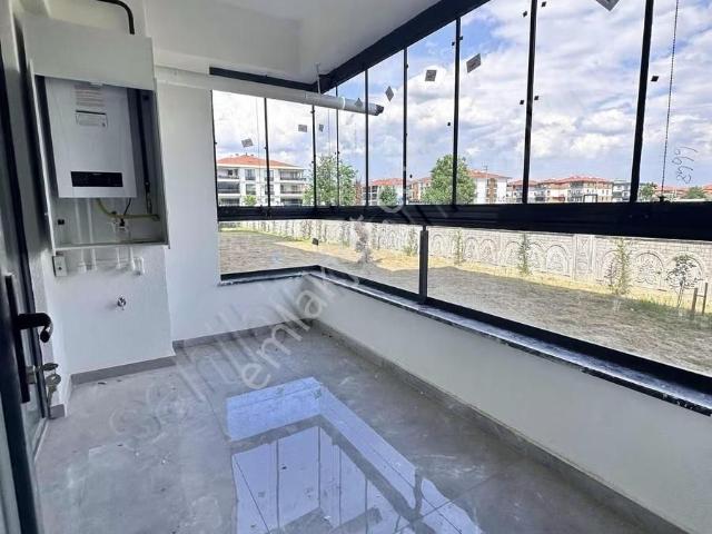 Emlakçe.g.y.m Den Fatihte Kiralık 2+1 Daire