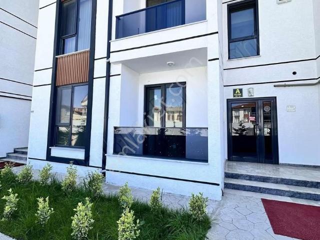 Emlakçe G.y.m. Den Fatihte Kiralık 2+1 Daire
