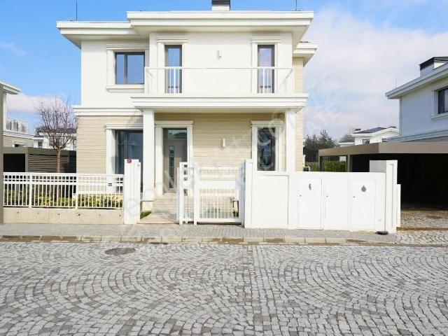 Emlak Konut Çınarköy Evleri Üst Parsel Kiralık D Tipi Villa
