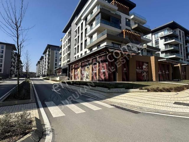 Emlak Konut Çınarköy Sitesinde Cadde'nin Merkezinde