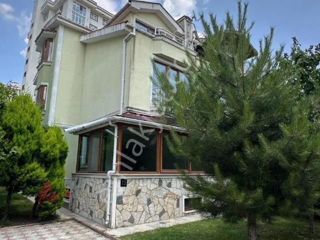 Emlak Konutları Kiralık Villa