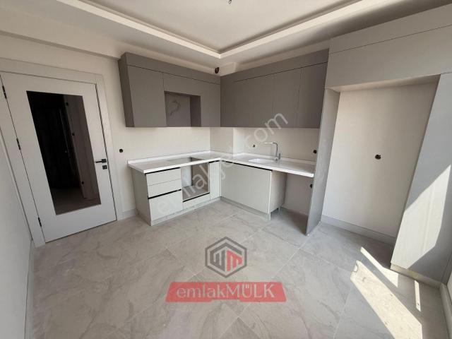 Emlak Mülk'ten Atayurt Mh 2 Bloklu Sitede Satılık 2+1 Daire