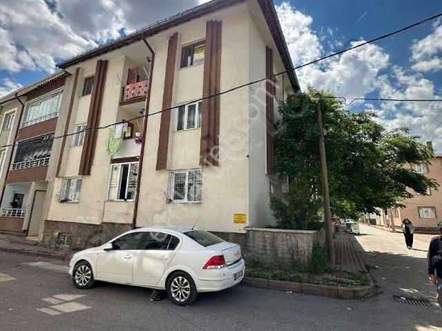 Emlak Plus'tan Merkez Gökçebostan Mahallesin De 3+1kiralık Daire