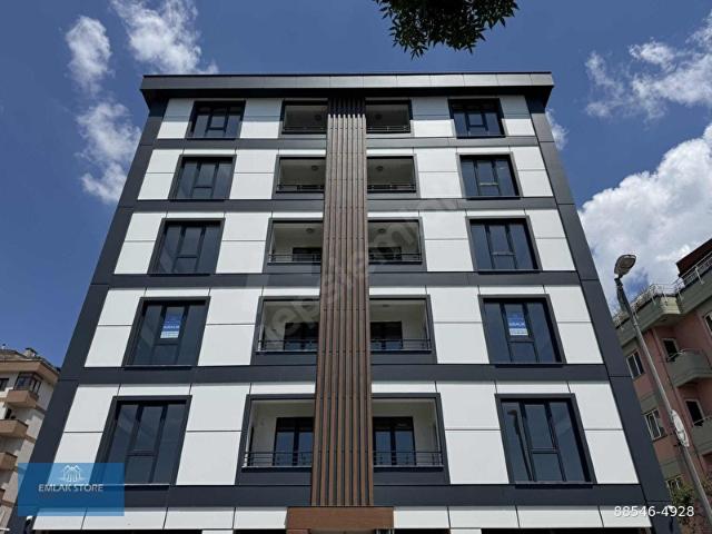 EMLAK STORE'DAN SIFIR BİNADA METROYA ÇOK YAKN ARAKAT 2+1 KİRALIK