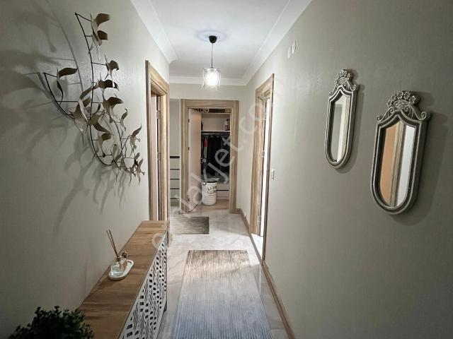 Emlakmülk'ten 3+1 İskanlı Full Yapılı Geniş Daire