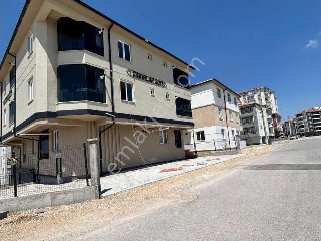 Emlaknomi'den Hastane Karşısında 1+1 Bağımsız Mutfak Sıfır Eşyalı Kiralık Apart