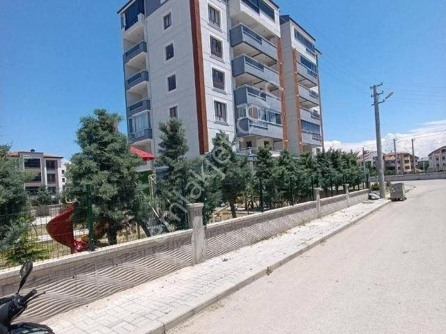 Emlaknomi'den Yenişehir Mah.site İçerisinde Sıfır 160 M2. Güney Cephe Önü Açık Geniş Balkon