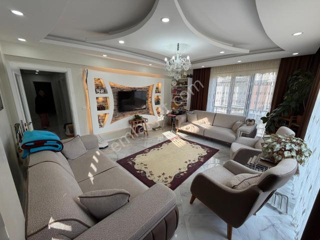 Emlakevim Hendek Yeni Mah.de 140 M2 3 + 1 Satılık Daire !