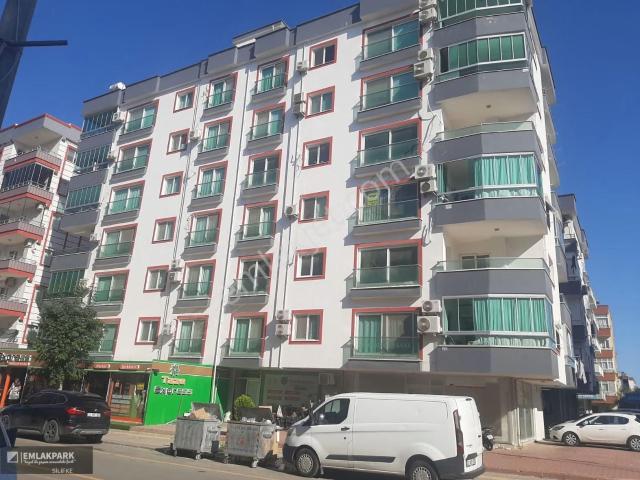 Emlakparkdan Göksu Mah. De Cadde Üzerinde Satılık Geniş Daire