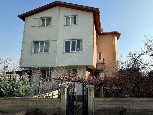 Emlakyap'tan Sille Ak Mahallesinde 5+1 Satılık Villa