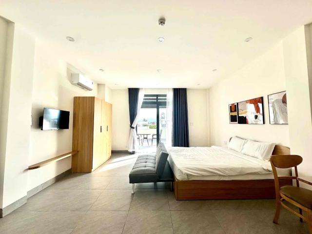 Empty studio for rent – Doan Khue Street | Street view | Pet feeding