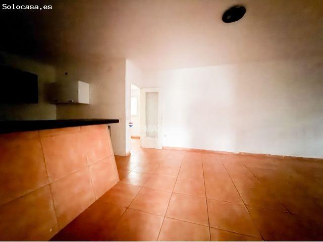Empuriabrava, Puigmal | Apartamento para reformar con amplia terraza y gran potencial de revaloriza