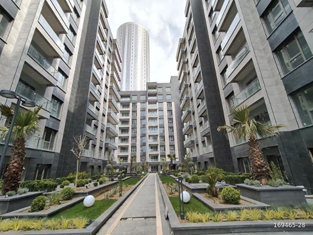 EMPİRE BEYLİKDÜZÜ'NDE E5 ÜSTÜ 1+1 SATILIK DAİRE