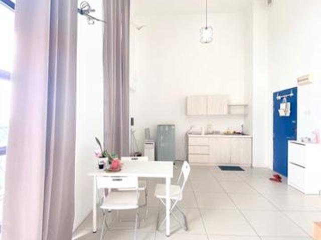 Empire City Colonial Loft Duplex wanna sellcheap price