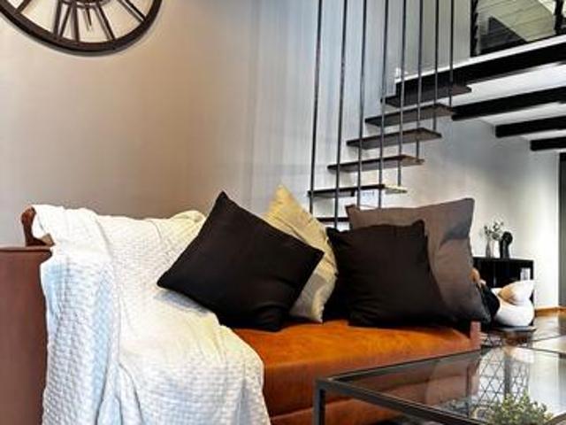 Empire City Loft Duplex nice Unit Limited