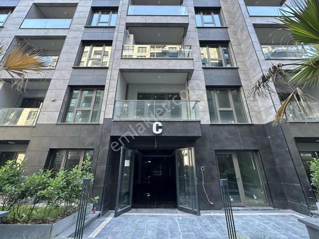 Empire Beylikdüzü Ara Kat Peyzaj Cephe Satılık 1+1 52 M2 Daire