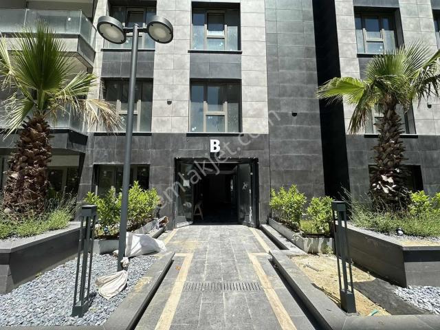 Empire Beylikdüzü Ara Kat Satılık 1+1 52 M2 Daire