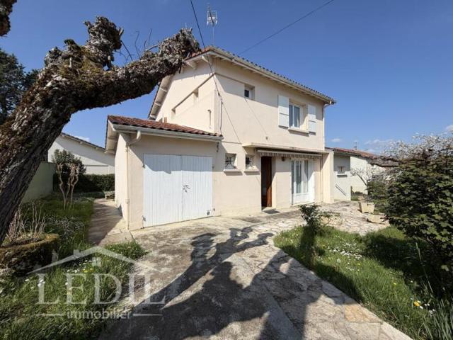 Emplacement calme pour cette maison de ville