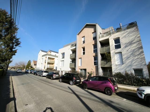 EMPLACEMENT DE PARKING EN SOUS SOL