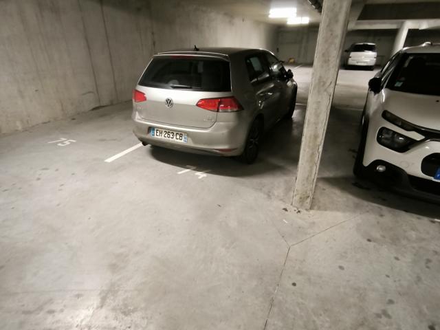 EMPLACEMENT DE PARKING EN SOUS SOL