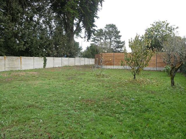 Emplacement exceptionnel pour ce terrain !