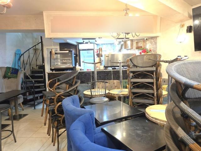 Emplacement gérance café équipé 102m2 Palmier