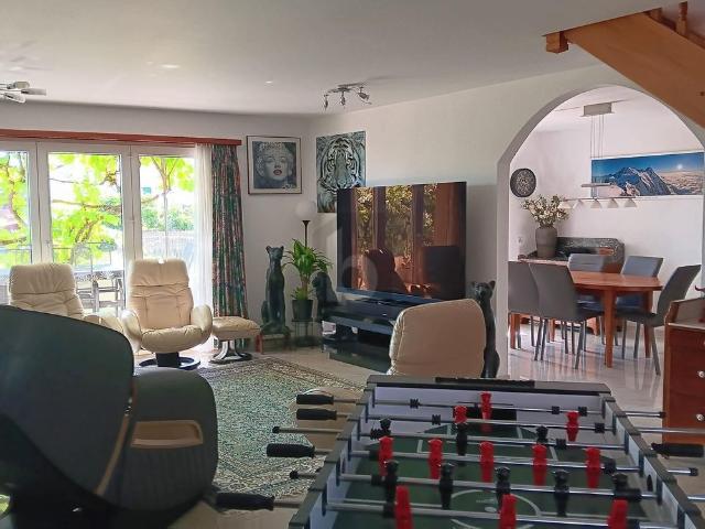 EMPLACEMENT IDÉAL, VUE PANORAMIQUE !