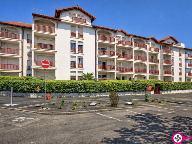 Emplacement idéal, pour ce T3 face à la baie. 56m² Hendaye
