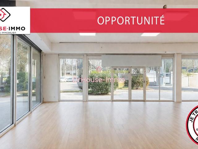 EMPLACEMENT NUMERO 1 CAP D'AGDE LOCAL 60 m² FORTE VISIBILITÉ
