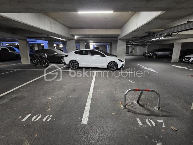 Emplacement PARKING PRIVATIF st pierre du perray