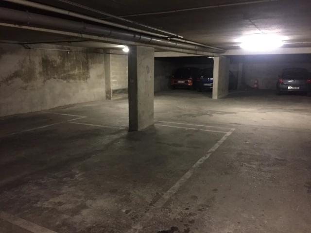 Emplacement Parking Rue Dulong 75017 Paris