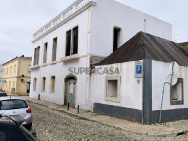 Empreendimento em Vila Real de Santo António com 5 fracções 2º linha do Rio Guadiana