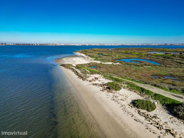 Empreendimento exclusivo na margem sul do Rio Tejo e em frente a Lisbo