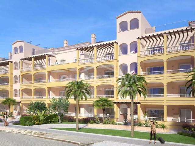 Empreendimento Novo com Piscina e Garagem em Lagos