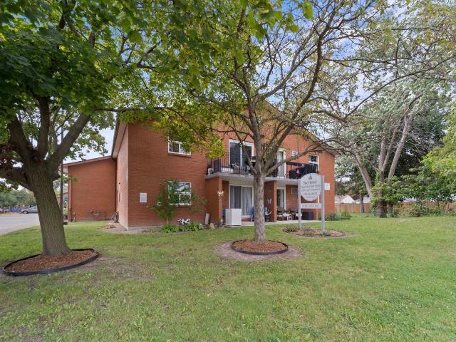 Empress Court Apartments 1 Bedroom Apartment for Rent at 5411 & 5411 Empress St Windsor, ON N8T 3B2 Central Windsor