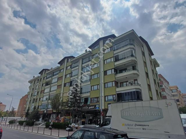Emrah Çiftci'den Meram Alavardı Mah.yaka Cad.üzeri Satılık 6+1 Mükemmel Dubleks Daire