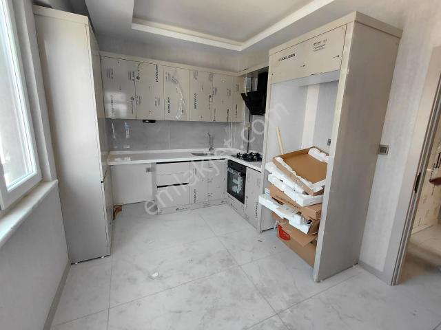Emrah Çiftci'den Selçuklu Yazır Mah.kanyon Park Civarı Kiralık 2+1 Sıfır Lüks Daire