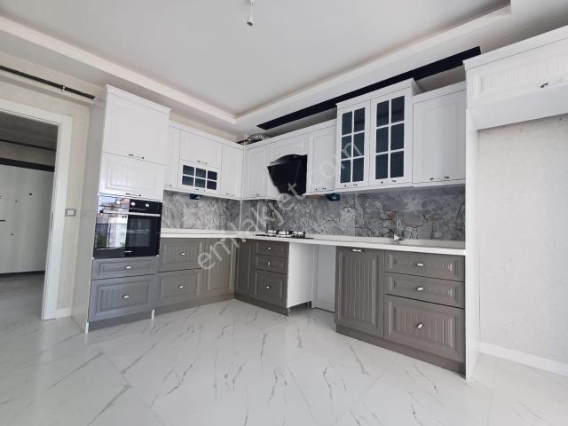 Emrah Çiftci'den Selçuklu Sancak Mah.novada Avm Yanı Kiralık 3+1 Arakat Sıfır Lüks Daire