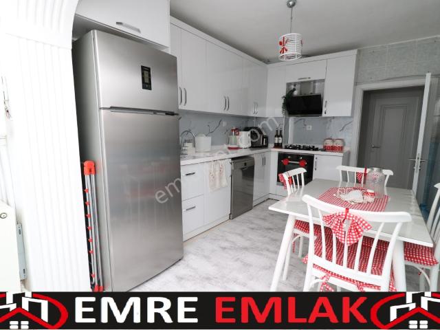 Emre Emlak'tan Mareşal Çakmak'ta Arakat Ön Cephe Full Yapılı Satılık 3+1 Daire